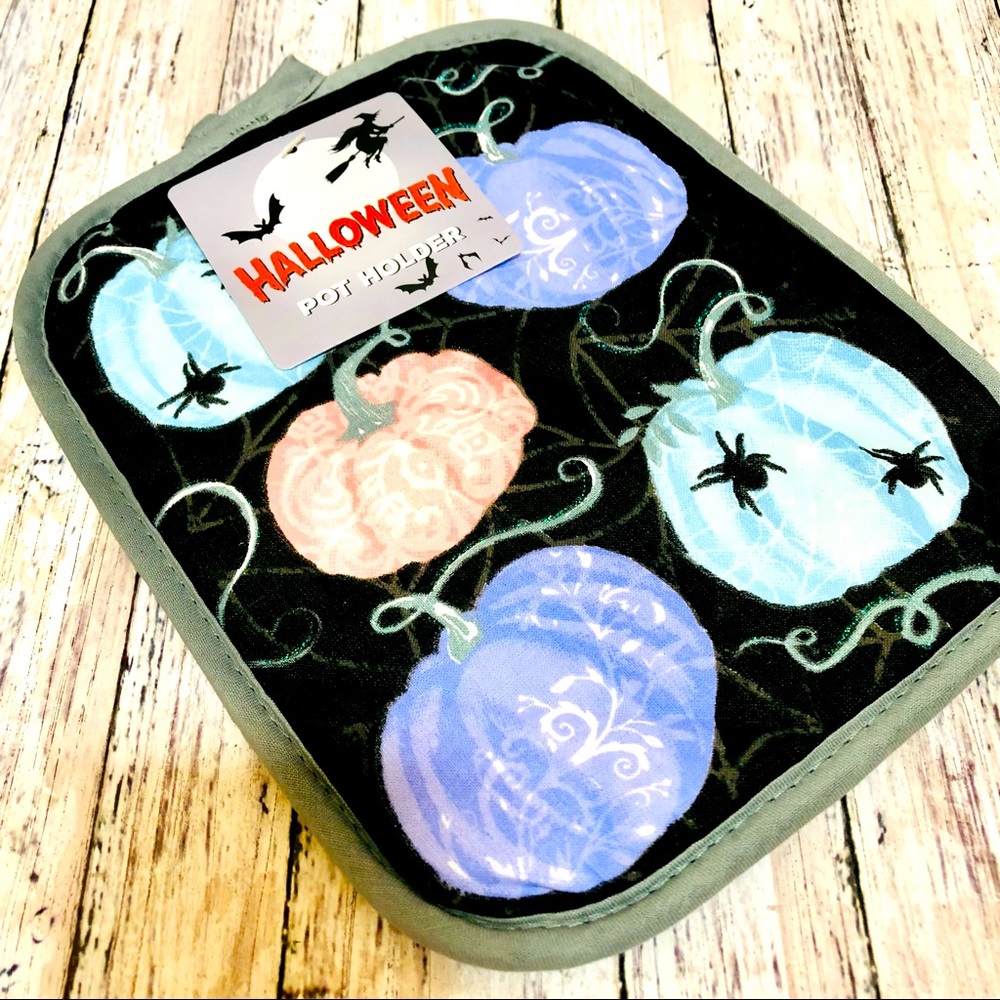 Pumpkin & Spiders” Essential Kitchen Set - Picture 4 of 6